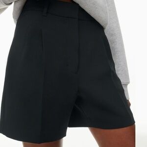 Aritzia Effortless short